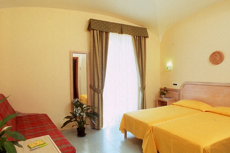 Hotel Royal Terme - Tel: 081.19.75.19.29