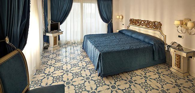Grand Hotel Excelsior Terme - Tel: 081.19.75.19.29
